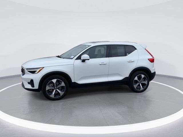 2023 Volvo XC40 Plus Bright Theme