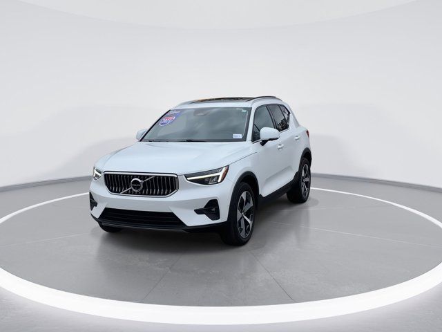 2023 Volvo XC40 Plus Bright Theme