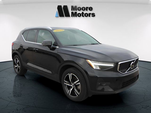 2023 Volvo XC40 Plus Bright Theme