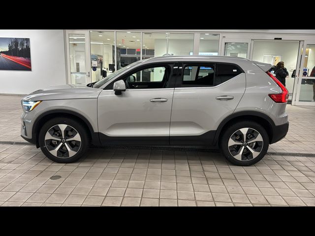 2023 Volvo XC40 Plus Bright Theme