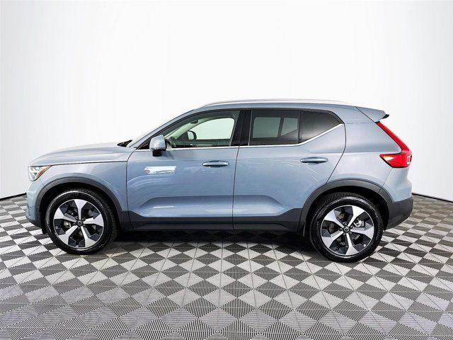 2023 Volvo XC40 Plus Bright Theme