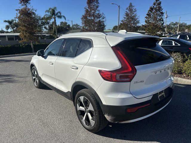 2023 Volvo XC40 Plus Bright Theme