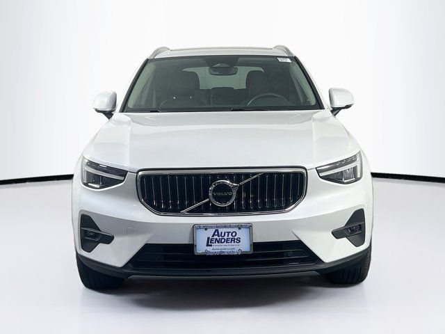 2023 Volvo XC40 Plus Bright Theme