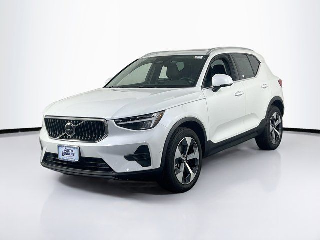 2023 Volvo XC40 Plus Bright Theme