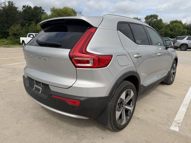 2023 Volvo XC40 Plus Bright Theme