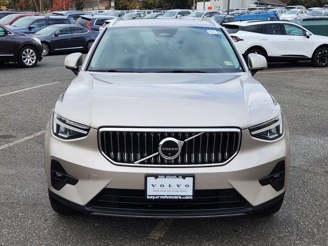 2023 Volvo XC40 Plus Bright Theme