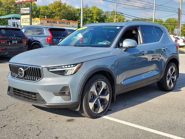 2023 Volvo XC40 Plus Bright Theme