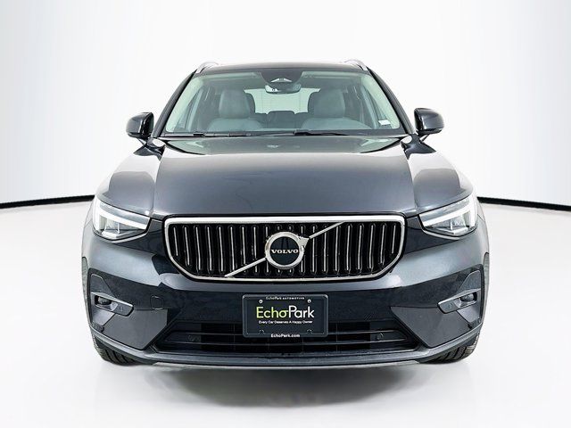 2023 Volvo XC40 Plus Bright Theme