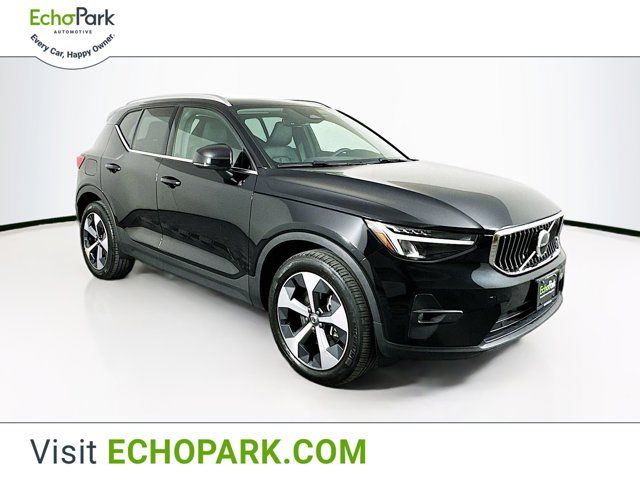 2023 Volvo XC40 Plus Bright Theme