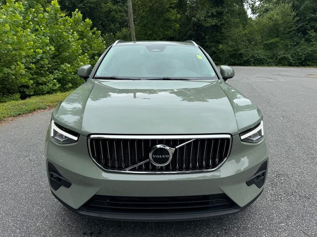 2023 Volvo XC40 Plus Bright Theme