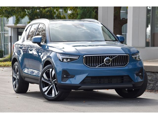 2023 Volvo XC40 Plus Bright Theme