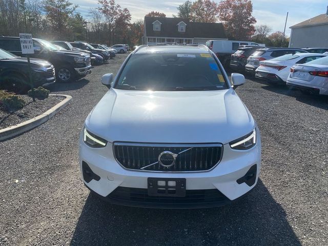 2023 Volvo XC40 Plus Bright Theme