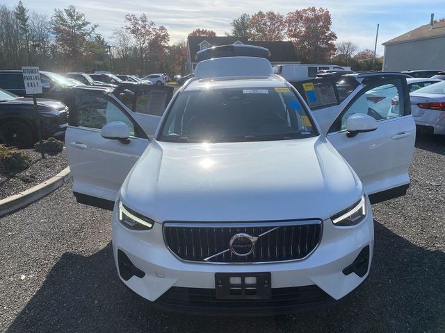 2023 Volvo XC40 Plus Bright Theme