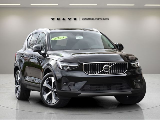 2023 Volvo XC40 Plus Bright Theme