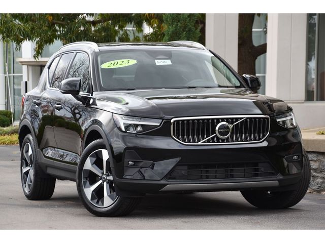 2023 Volvo XC40 Plus Bright Theme