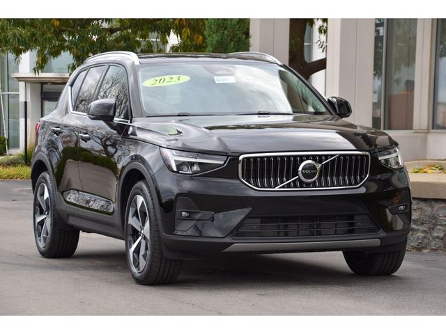 2023 Volvo XC40 Plus Bright Theme