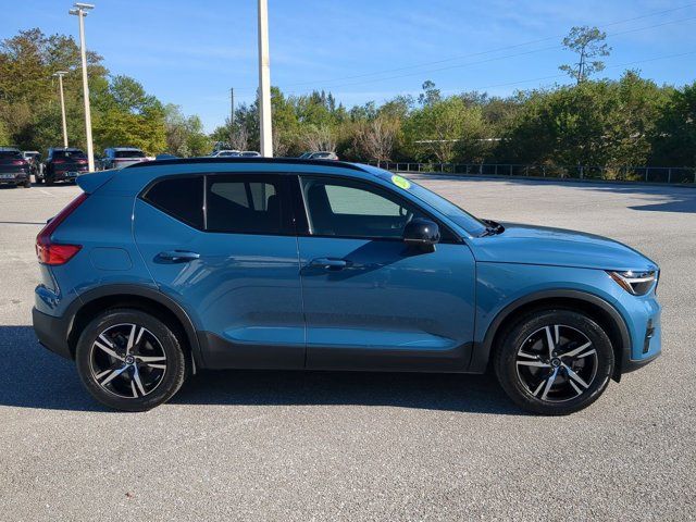 2023 Volvo XC40 Plus Dark Theme