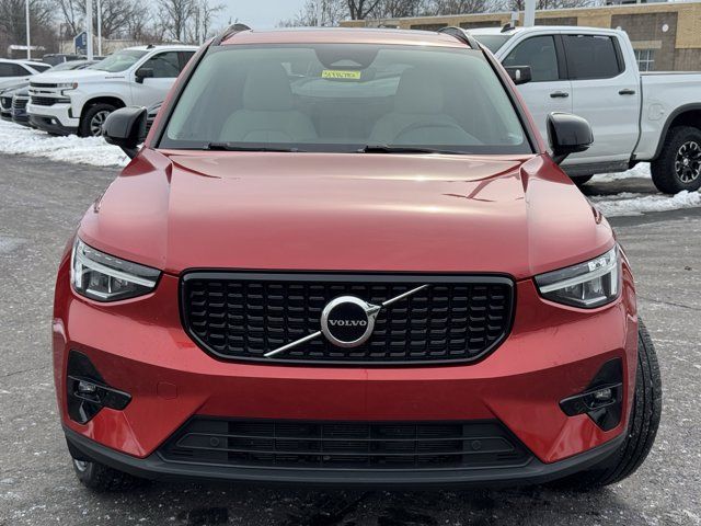 2023 Volvo XC40 Plus Dark Theme
