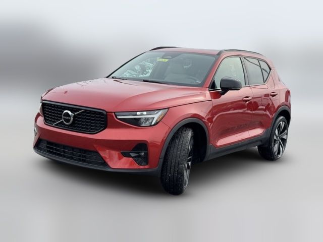 2023 Volvo XC40 Plus Dark Theme
