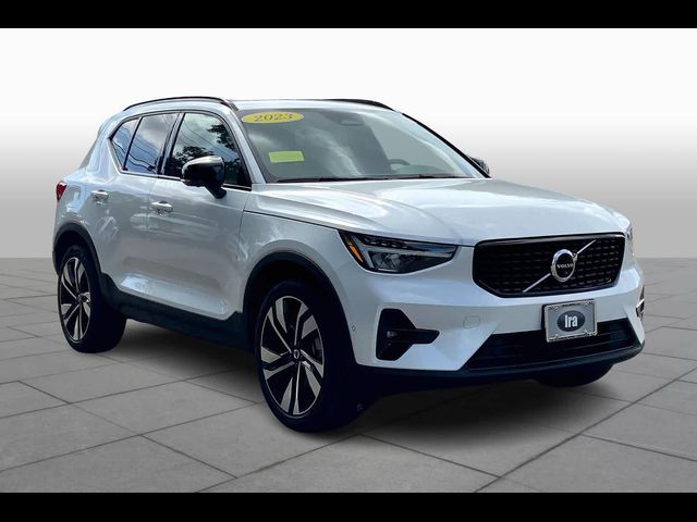 2023 Volvo XC40 Plus Dark Theme