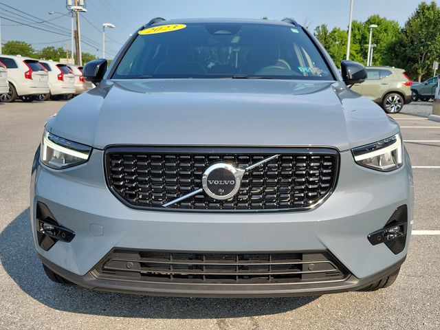 2023 Volvo XC40 Plus Dark Theme