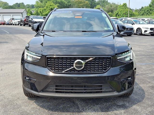 2023 Volvo XC40 Plus Dark Theme