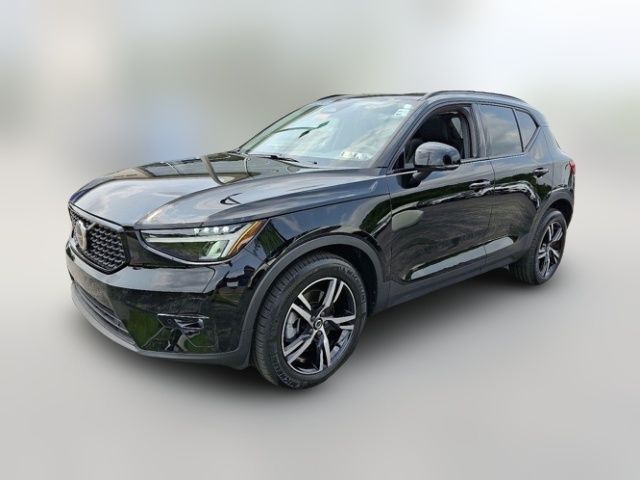 2023 Volvo XC40 Plus Dark Theme