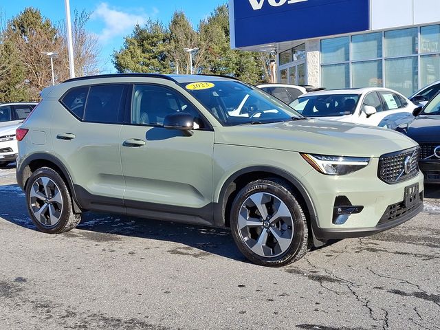 2023 Volvo XC40 Plus Dark Theme