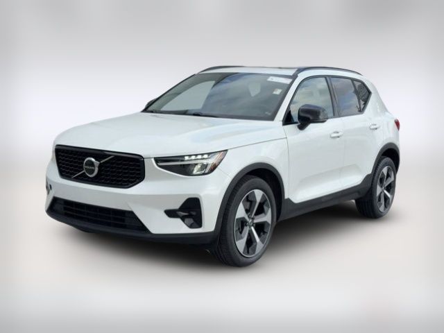 2023 Volvo XC40 Plus Dark Theme