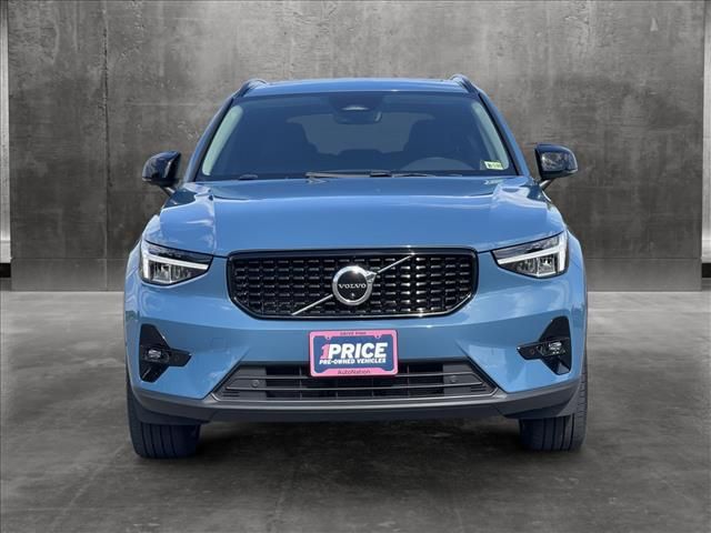 2023 Volvo XC40 Plus Dark Theme