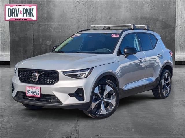 2023 Volvo XC40 Plus Dark Theme