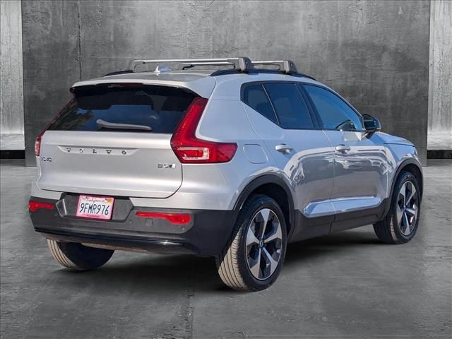 2023 Volvo XC40 Plus Dark Theme