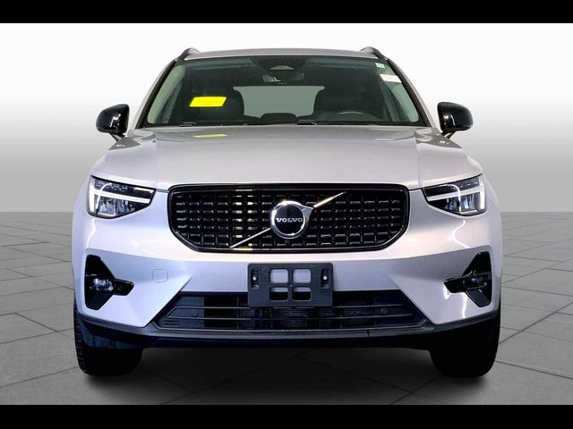 2023 Volvo XC40 Plus Dark Theme