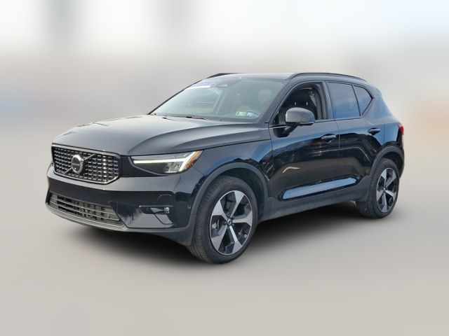 2023 Volvo XC40 Plus Dark Theme