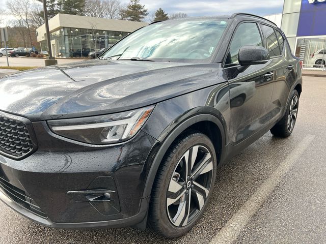 2023 Volvo XC40 Plus Dark Theme
