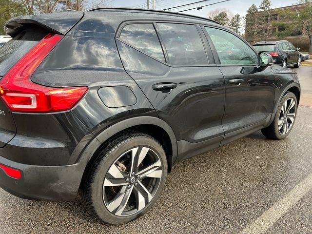 2023 Volvo XC40 Plus Dark Theme