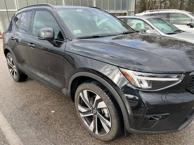 2023 Volvo XC40 Plus Dark Theme