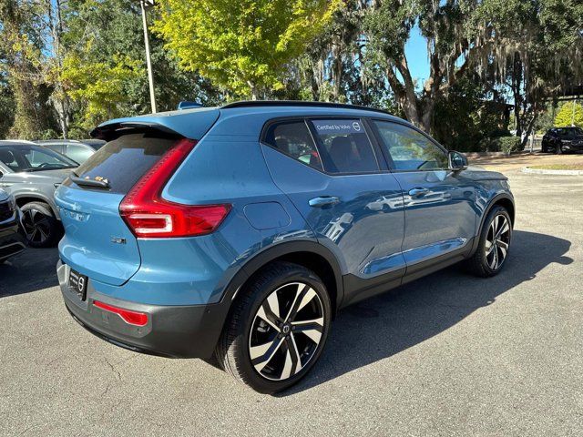 2023 Volvo XC40 Plus Dark Theme