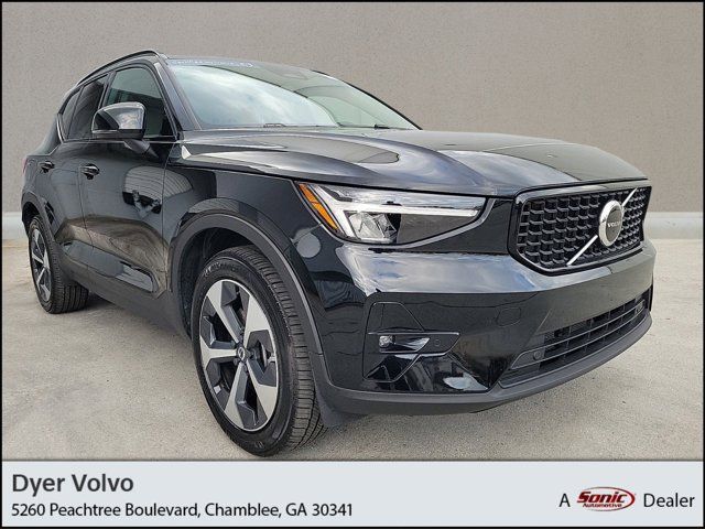 2023 Volvo XC40 Plus Dark Theme