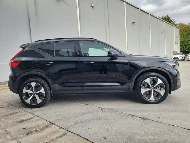 2023 Volvo XC40 Plus Dark Theme