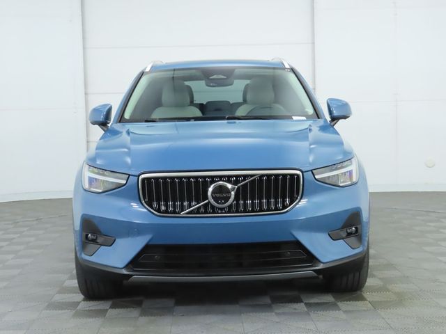 2023 Volvo XC40 Ultimate Bright Theme