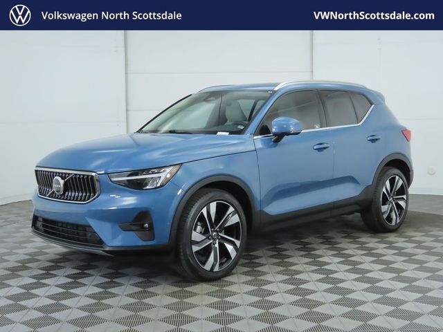 2023 Volvo XC40 Ultimate Bright Theme