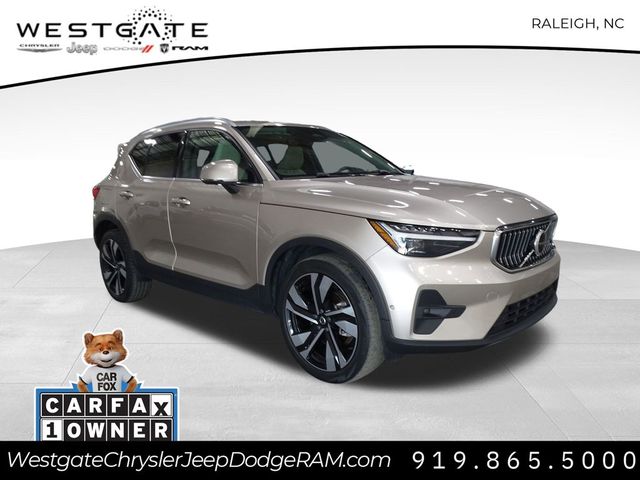 2023 Volvo XC40 Ultimate Bright Theme