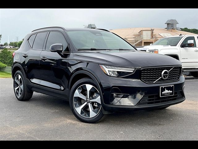 2023 Volvo XC40 Ultimate Dark Theme