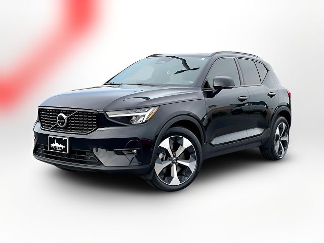 2023 Volvo XC40 Ultimate Dark Theme