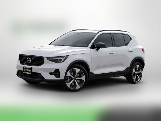 2023 Volvo XC40 Ultimate Dark Theme