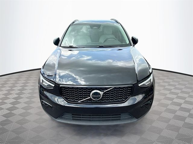 2023 Volvo XC40 Ultimate Dark Theme