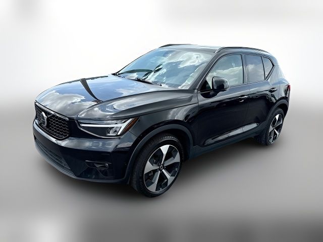 2023 Volvo XC40 Ultimate Dark Theme
