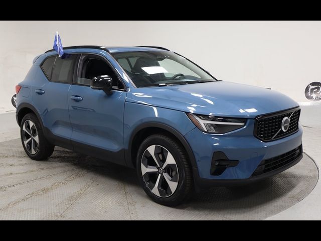 2023 Volvo XC40 Ultimate Dark Theme