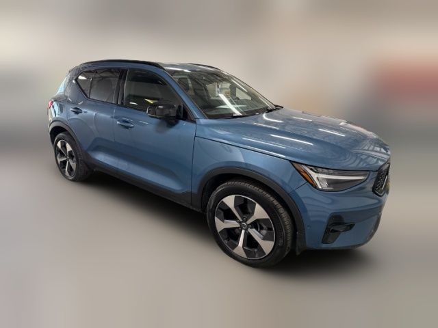 2023 Volvo XC40 Ultimate Dark Theme